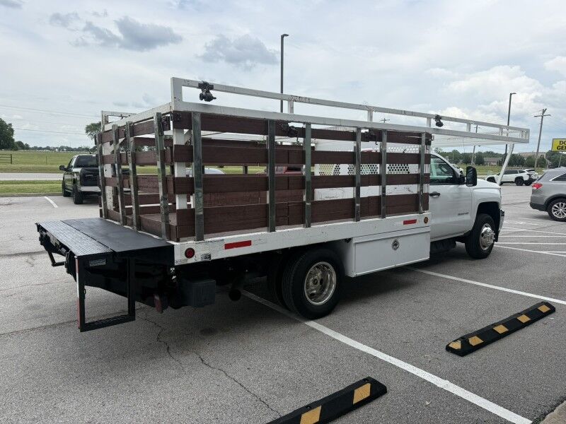chevrolet silverado 3500 chassis cab 2018 1GB3CYCY1JF185327 image chevrolet silverado 3500 chassis cab 2018 1GB3CYCY1JF185327 image